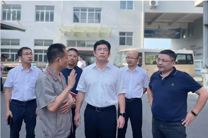 市政協(xié)副主席、區(qū)委書記陳建勛一行蒞臨江鑫開展節(jié)前安全生產(chǎn)督查工作